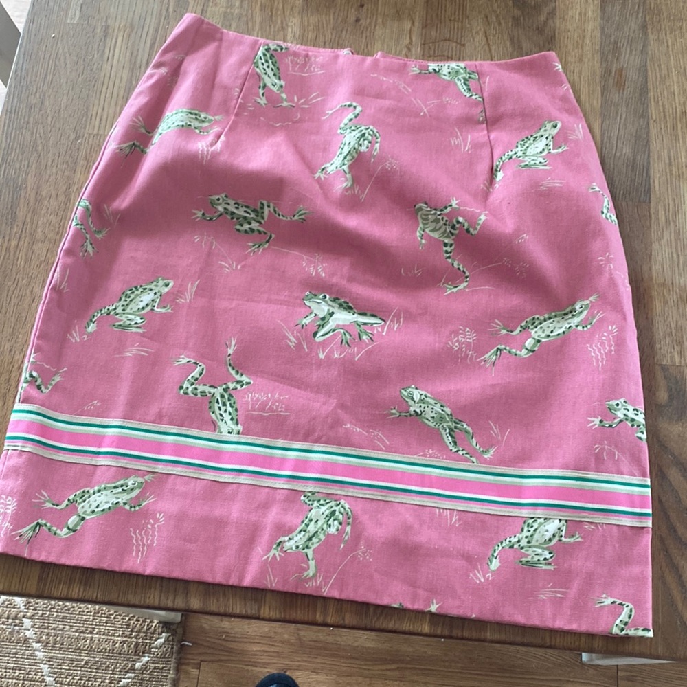Pink skirt with cute jumping frogs.  Made by Melly M from Delray Beach